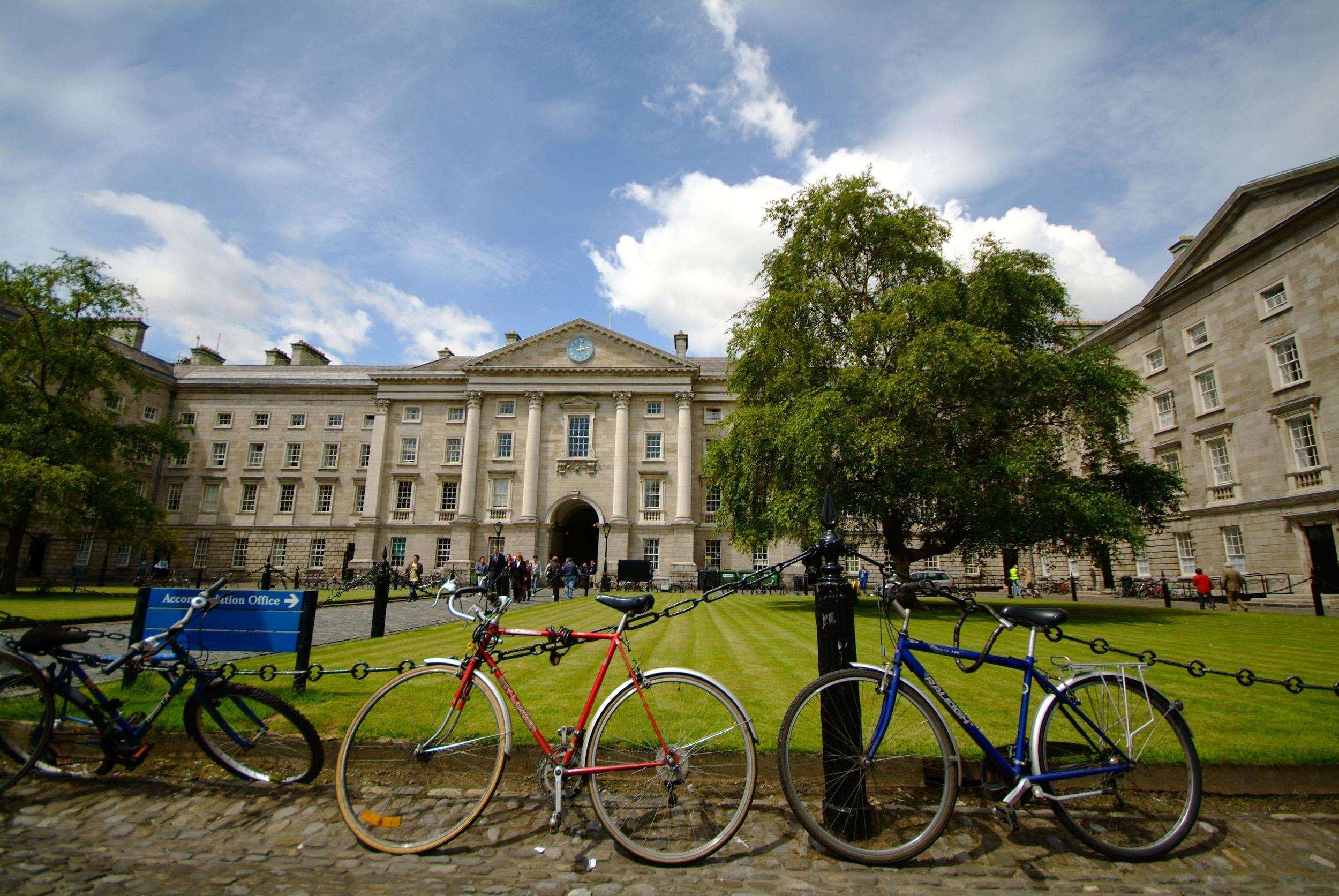 The Fitzwilliam Hotel Dublin Exterior photo The Trinity Quadrangle